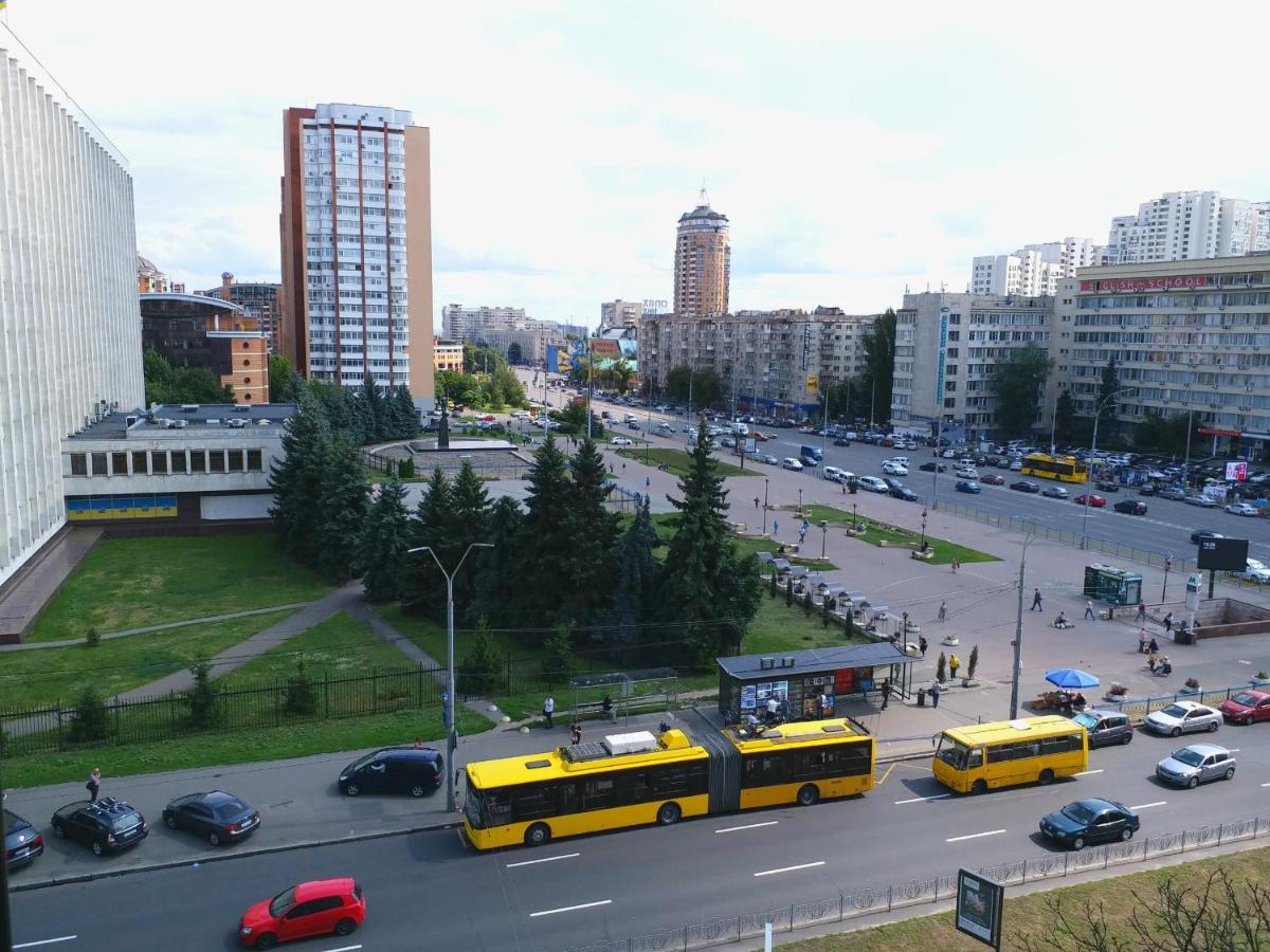 Отдельная Комната С Балконом В Апартаментах, Возле М Печерская 基輔 外观 照片